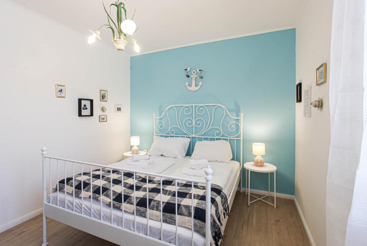 Sherlock'S Holidays Boutique Rooms Portoroz Exterior foto