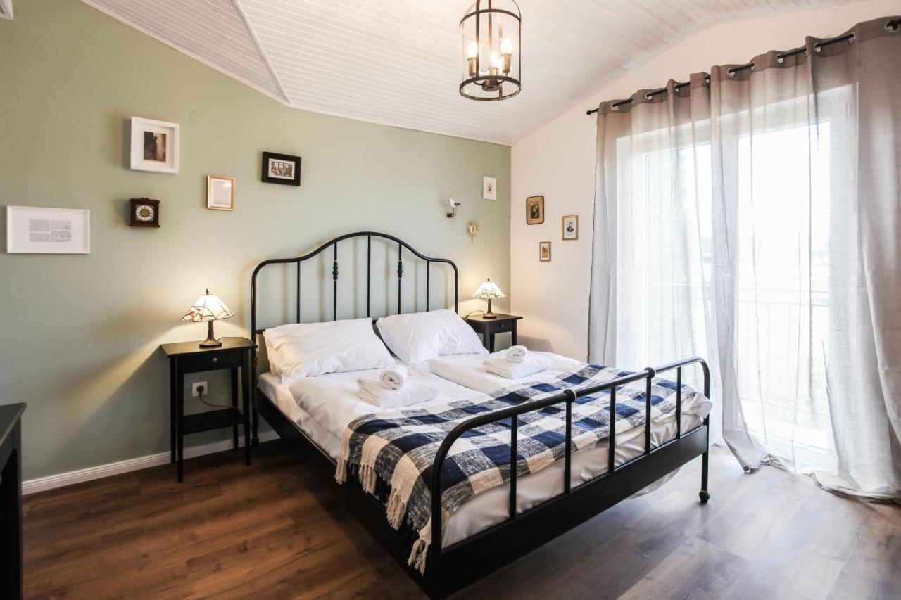 Sherlock'S Holidays Boutique Rooms Portoroz Exterior foto